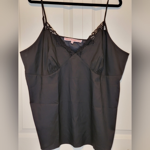 Women Plus Size  French Rendez Vous Black V-Neck Lace Camisole Top - 2x - Picture 7 of 7